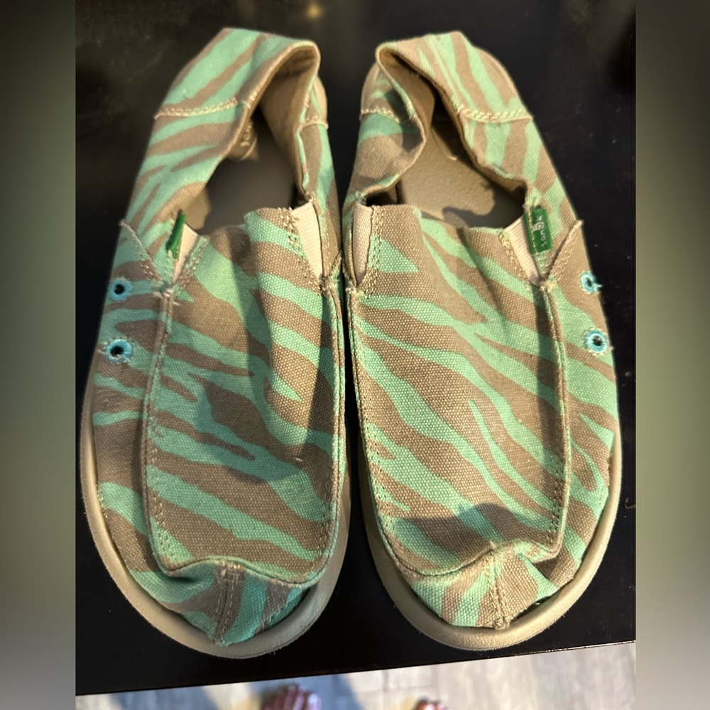 Sanuk slip on